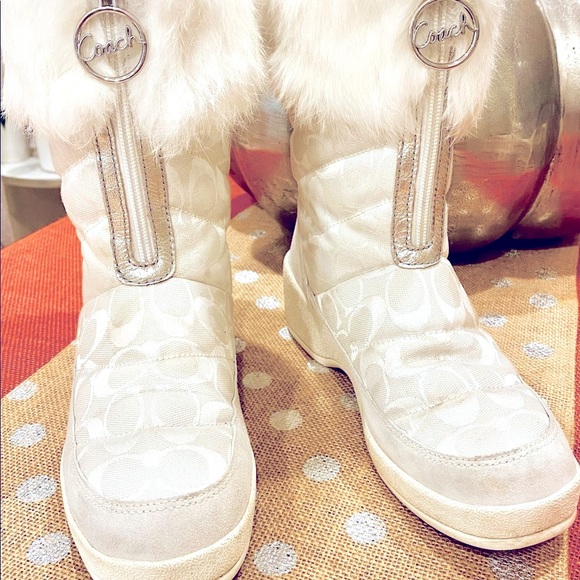 White Coach Quilted Snow Boots Suede Toe and White Fur Cuff Zipper